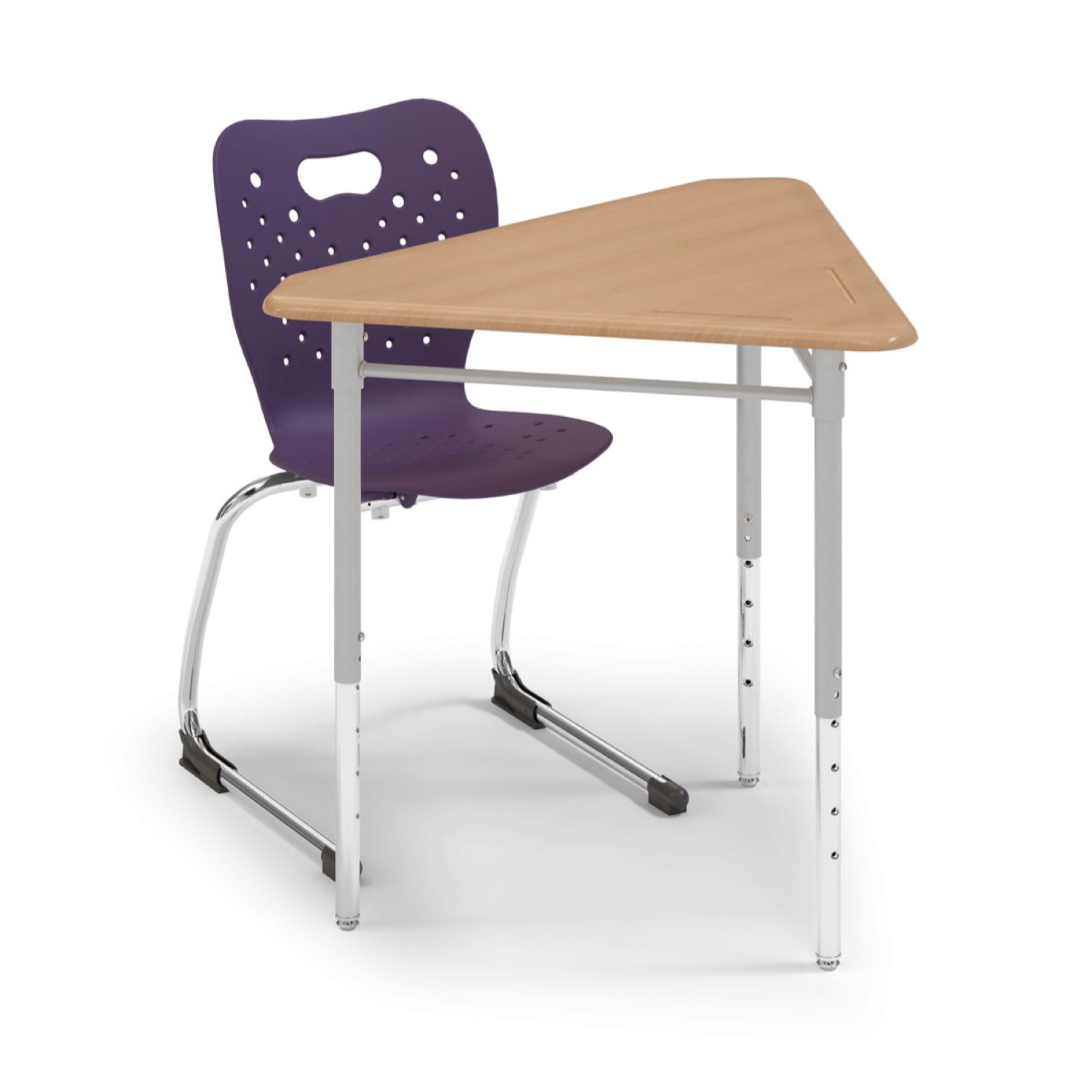 y5 Pente Desk paired with an Air cantilever chair